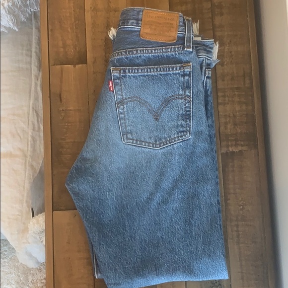 Levi’s Wedgie Straight Jeans - Picture 2 of 5